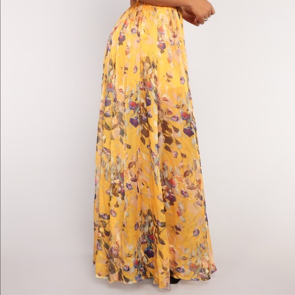 Floral Garden maxi dress - Picture 2 of 3